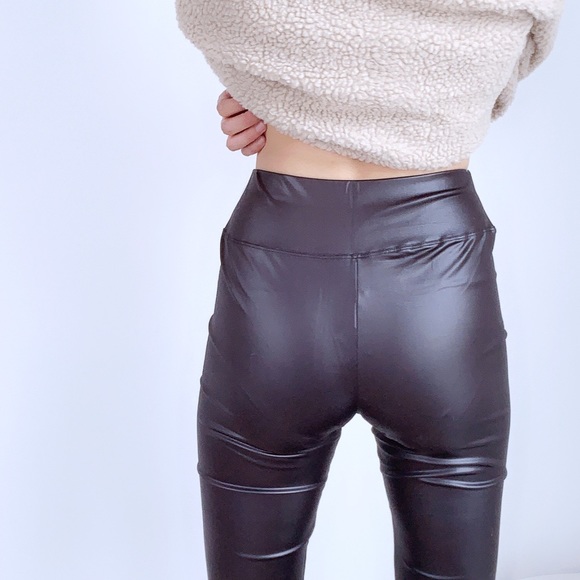 BLACK HIGH WAIST LEATHER LEGGINGS - Picture 5 of 5